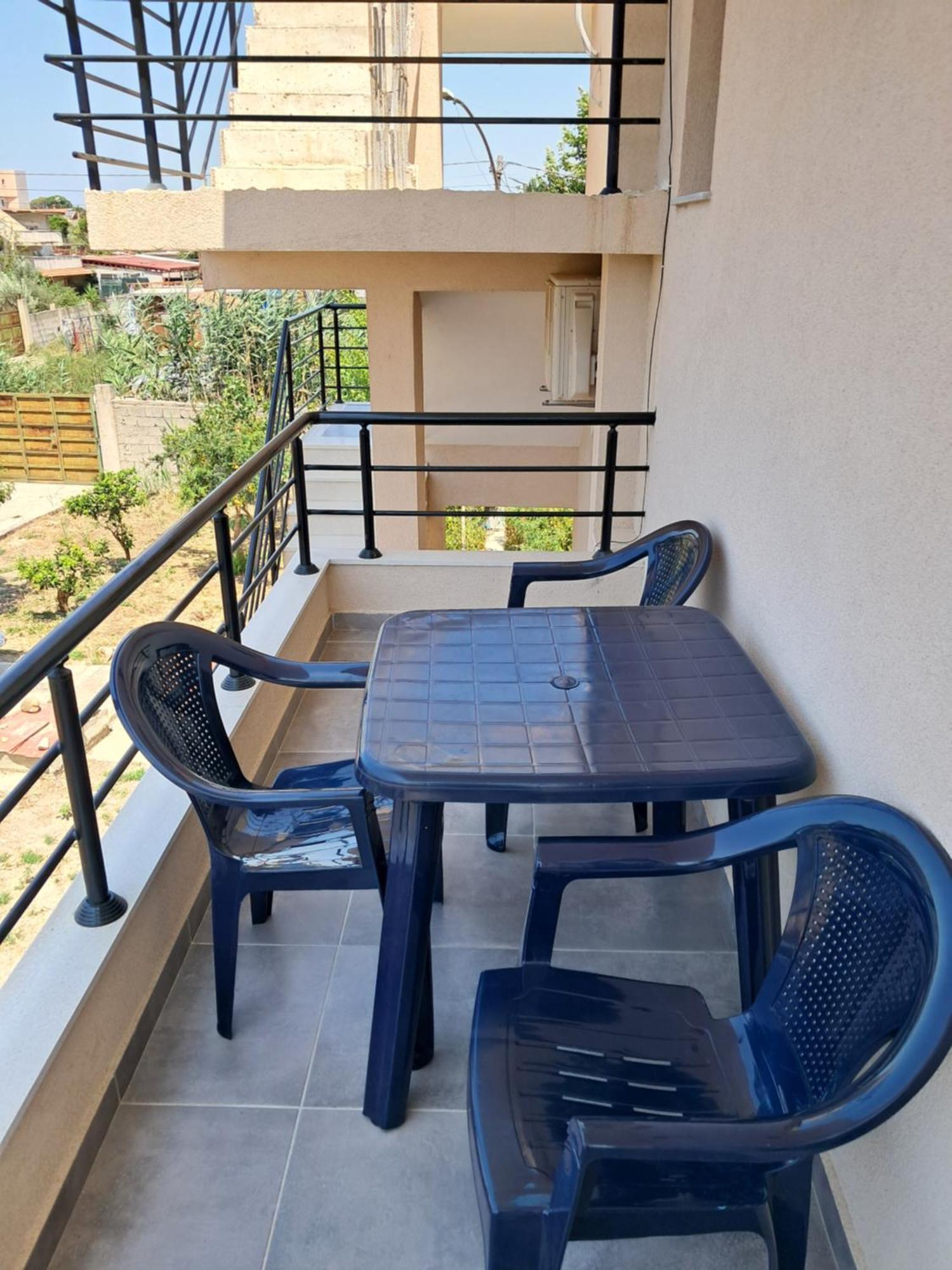 Appartement Hysesani *